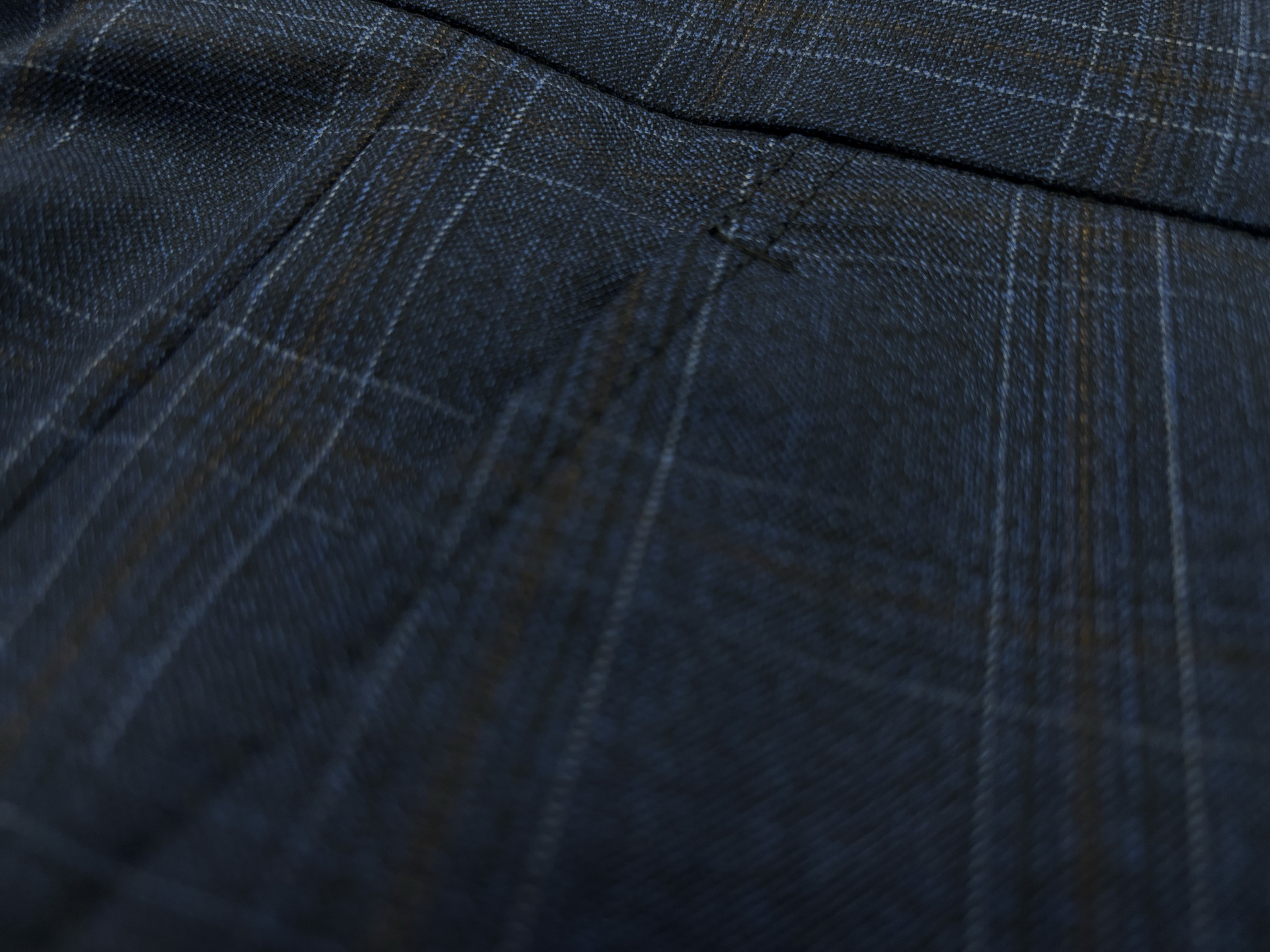 Reinforced stitching around trouser pocket